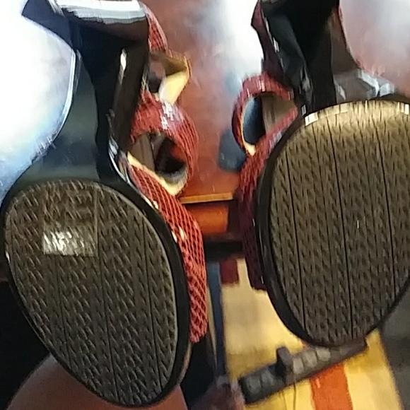 MK Peep toe HEELS - Picture 4 of 4